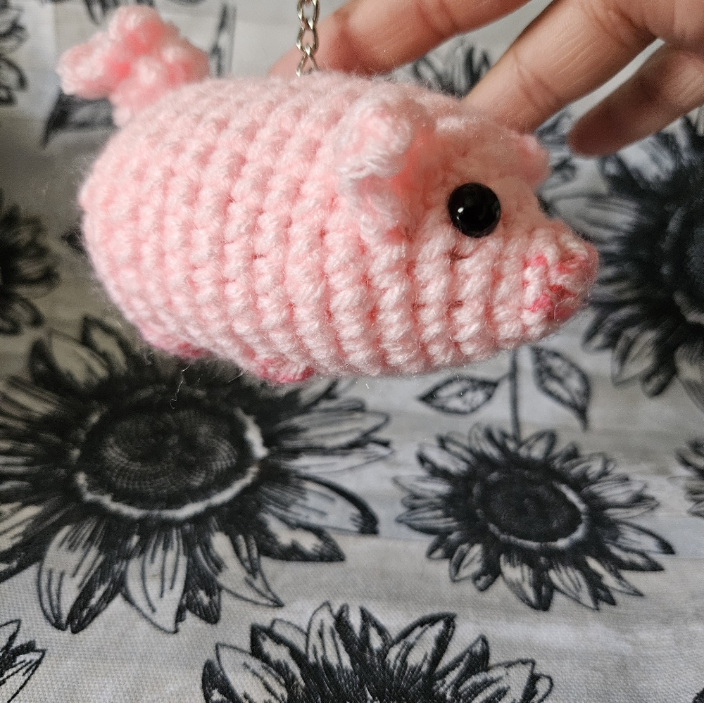 Crochet Pig Keychain - Picture 8 of 9